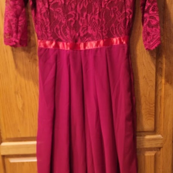 Formal Dress - Picture 2 of 3
